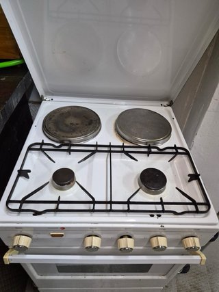 Cocina Fagor de Gas y Horno Eléctrico