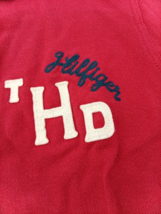 Polo Tommy Hilfiger Rojo y Camiseta Tommy Jeans