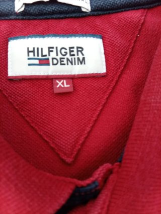 Polo Tommy Hilfiger Rojo y Camiseta Tommy Jeans