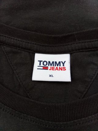 Polo Tommy Hilfiger Rojo y Camiseta Tommy Jeans