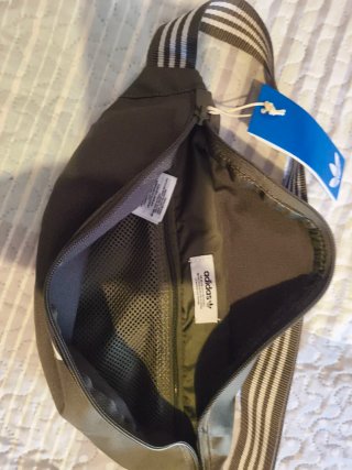 Riñonera Adidas verde militar