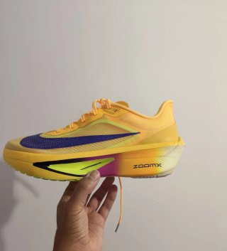T40 Nike Zoom Fly 6