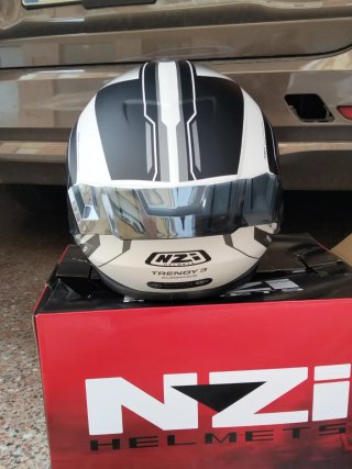Casco de moto NZI