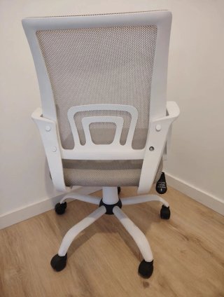 Silla de oficina Ergonómica con ruedas