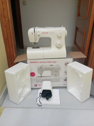 Máquina de coser SINGER Tradition 2282