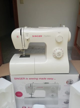 Máquina de coser SINGER Tradition 2282