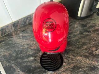 Cafetera NESCAFÉ Dolce Gusto Roja