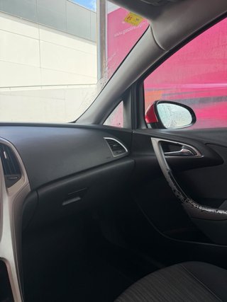 Opel Astra 2012