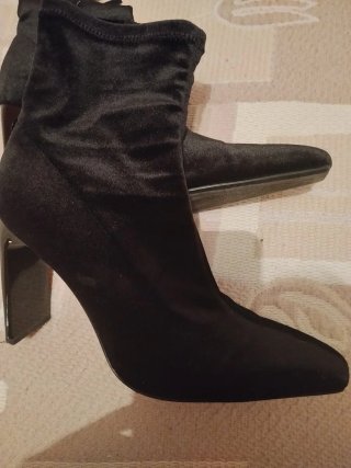 Botines Negros de Tacón