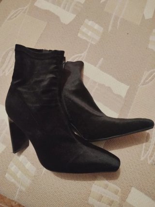 Botines Negros de Tacón