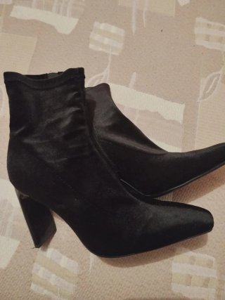 Botines Negros de Tacón