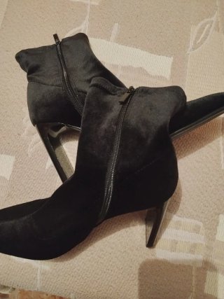 Botines Negros de Tacón