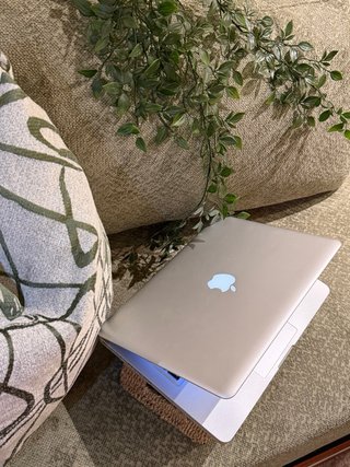 MacBook Pro i5 / 8GB RAM / 500GB