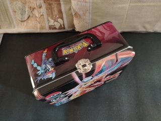 Valigetta in metallo Pokémon Charizard + accessori
