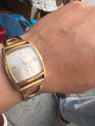 Reloj Cauny Dorado y Blanco