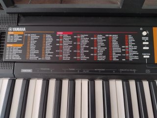 Teclado Yamaha PSR-F51 61 teclas