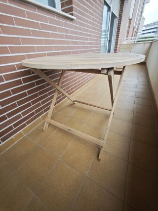 Mesa de exterior plegable de madera