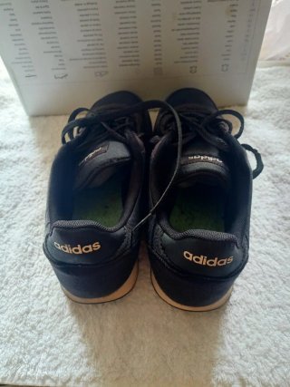 Zapatillas Adidas Negras y grises Casual