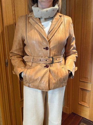 Cazadora de cuero marrón talla 42