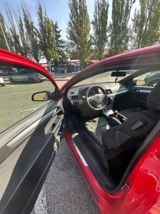 Opel Astra GTC 2008
