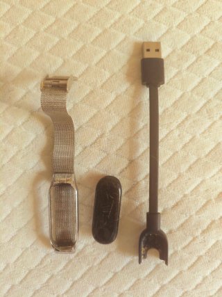 Pulsera y cargador Mi Band 3.