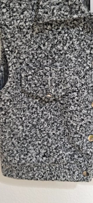 Chaleco gris de tejido bouclé borreguito, Nuevo