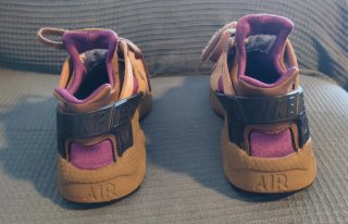 Nike Air Huarache LE Praline (2021)