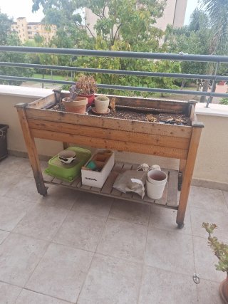 Huerto Urbano de Madera con Ruedas