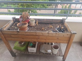 Huerto Urbano de Madera con Ruedas
