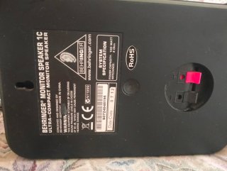 Altavoces Behringer Negros