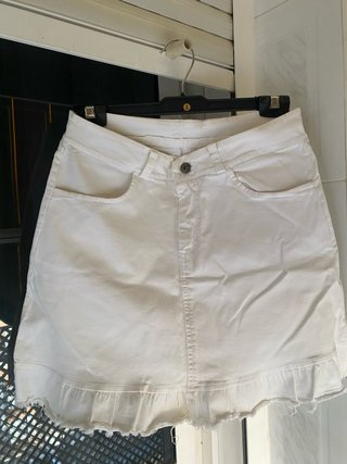 Falda vaquera blanca con volantes