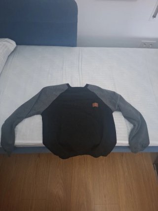Jersey bicolor negro y gris talla M