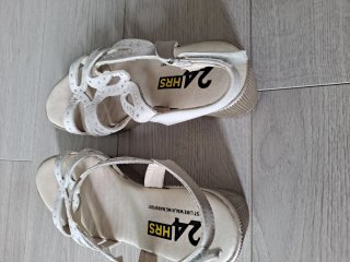 Sandalias 24 Horas Beige y Plata