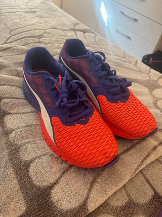 Zapatillas Puma Naranja y Morado
