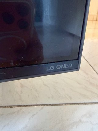TV LG QNED 55 Pantalla Rota