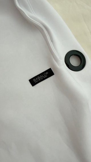 Pantalón Jogger Blanco con Ojales
