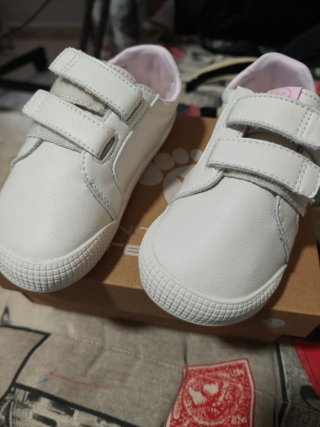Tenis barefoot niña sin estrenar