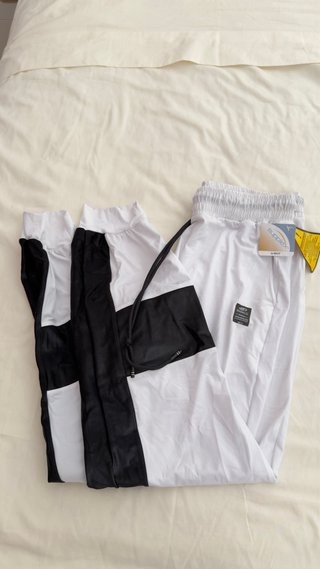 Jogger Blanco y Negro con Cordón