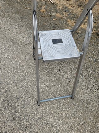 Escalera de Aluminio Plegable