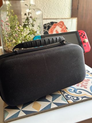 Nintendo Switch Azul y Rojo con Accesorios
