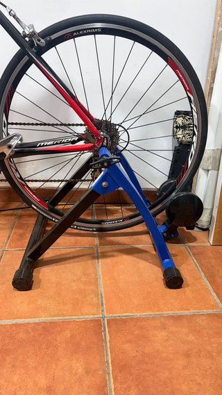 Bicicleta de Carretera Merida y Rodillo