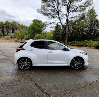 TOYOTA YARIS GR SPORT - 2 Mantenimientos Incluidos