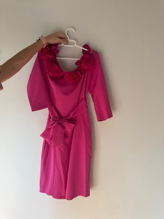 Vestido de fiesta rosa con flores
