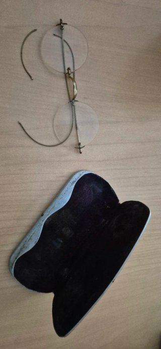 Gafas Antiguas con Estuche
