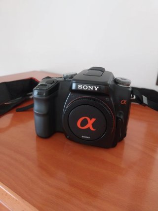 Cámara Sony Alfa 100 DSLR-A100K
