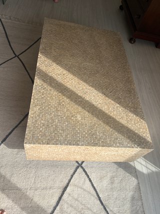 Mesa de centro de madera y nácar