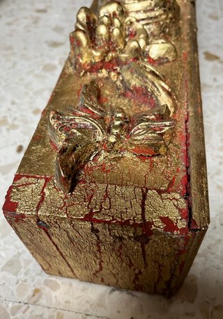 Dosel decorativo dorado