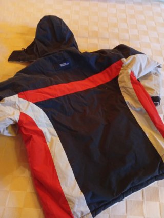 Chaquetón reversible cálido y confortable