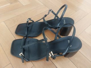 Sandalias Negras Tacón Mango Talla 37