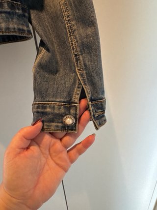 Giacca di jeans decorata Veste una L